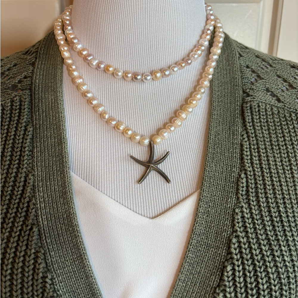 Elegant Pearl Necklace with Starfish Pendant